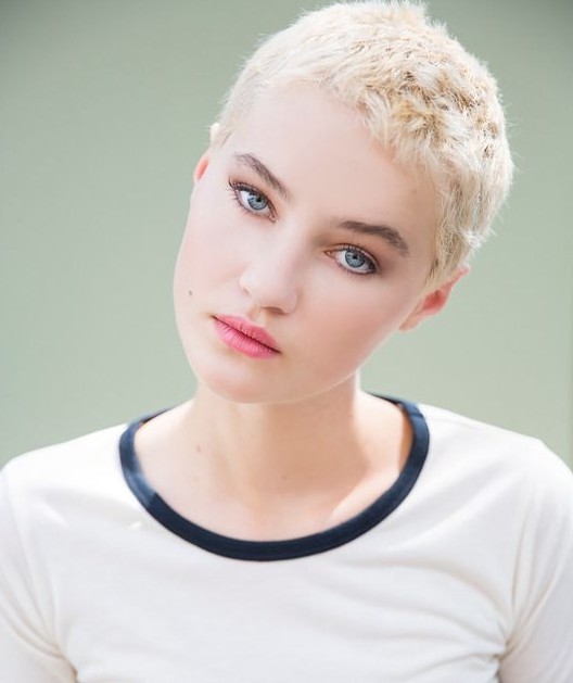 стрижка под мальчика или каре